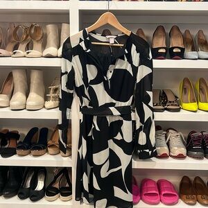 H&M belted, lined black and white dress - size small